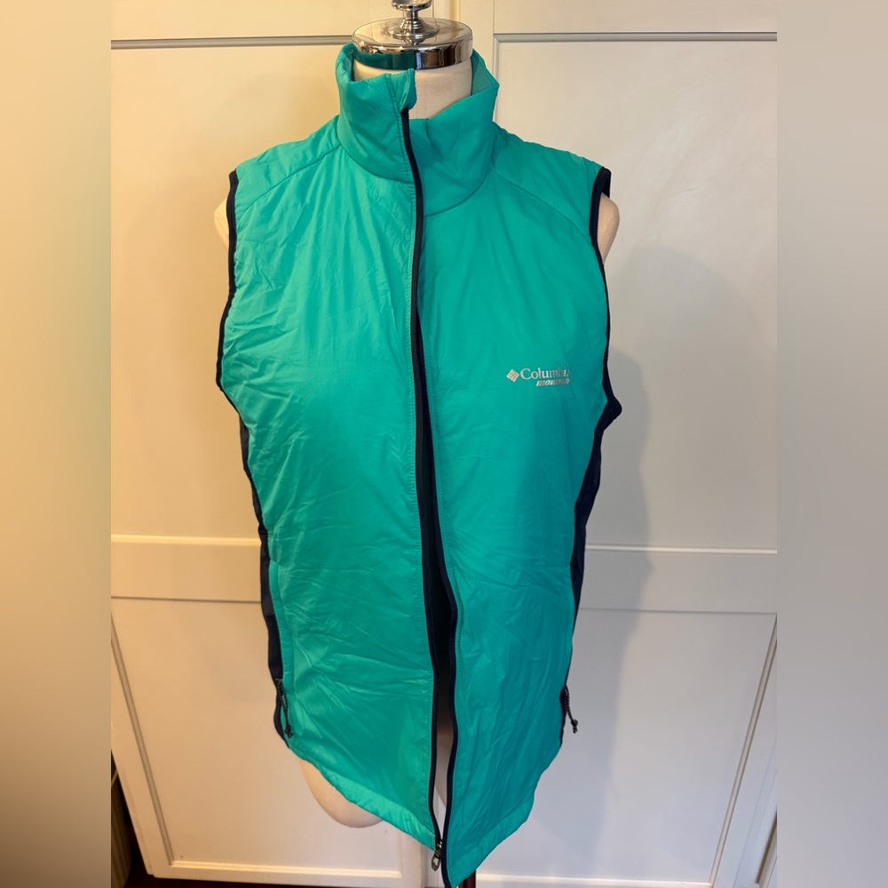 Columbia Aqua and Navy Sleeveless Jacket
